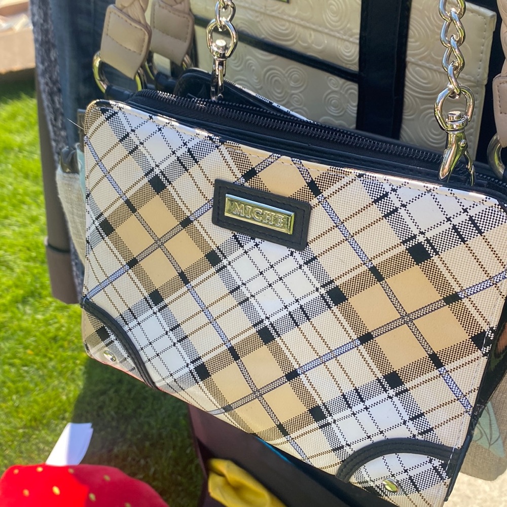Collectible Miche interchangeable petite base bag+ 4 covers!